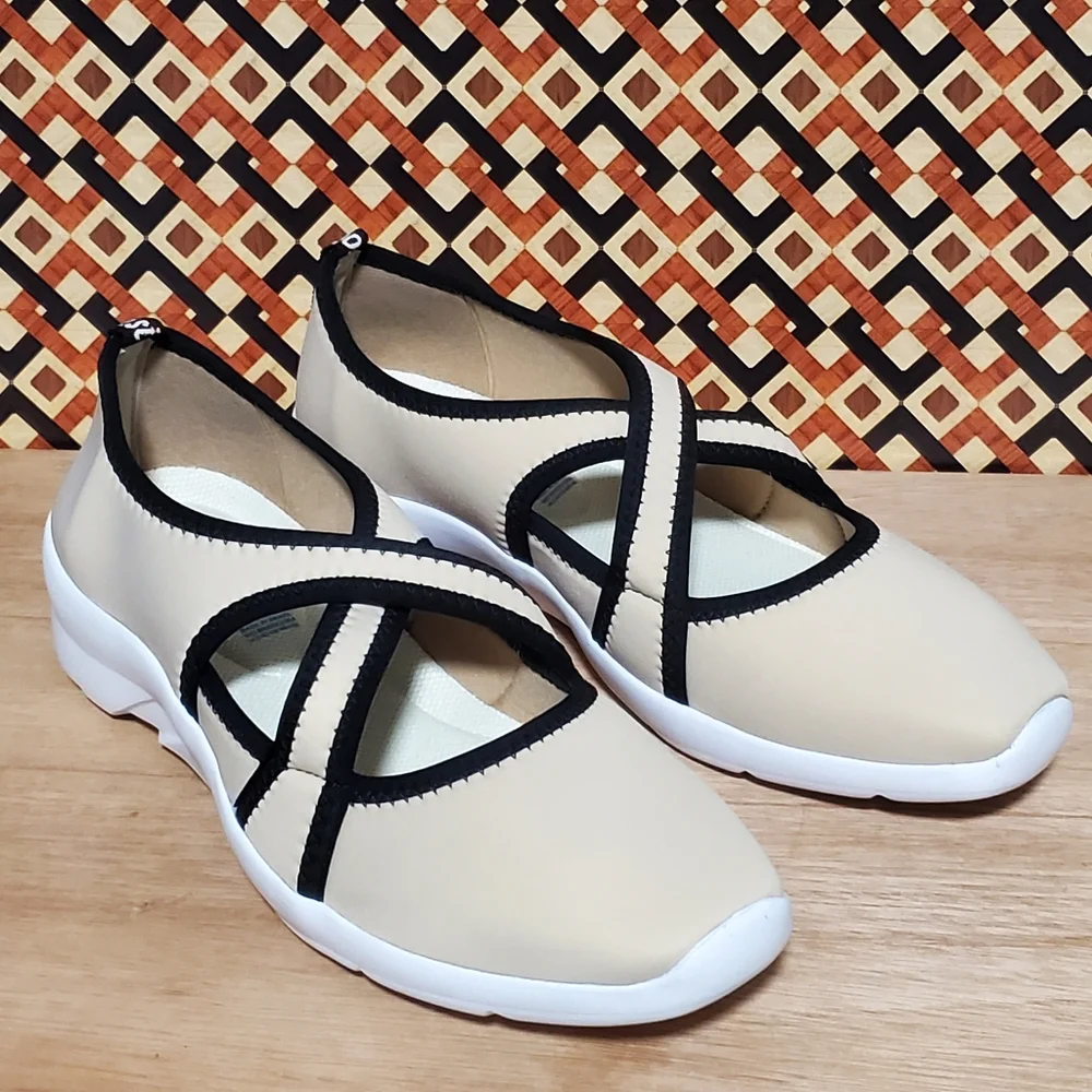 Shoes - Picture 4 of 7